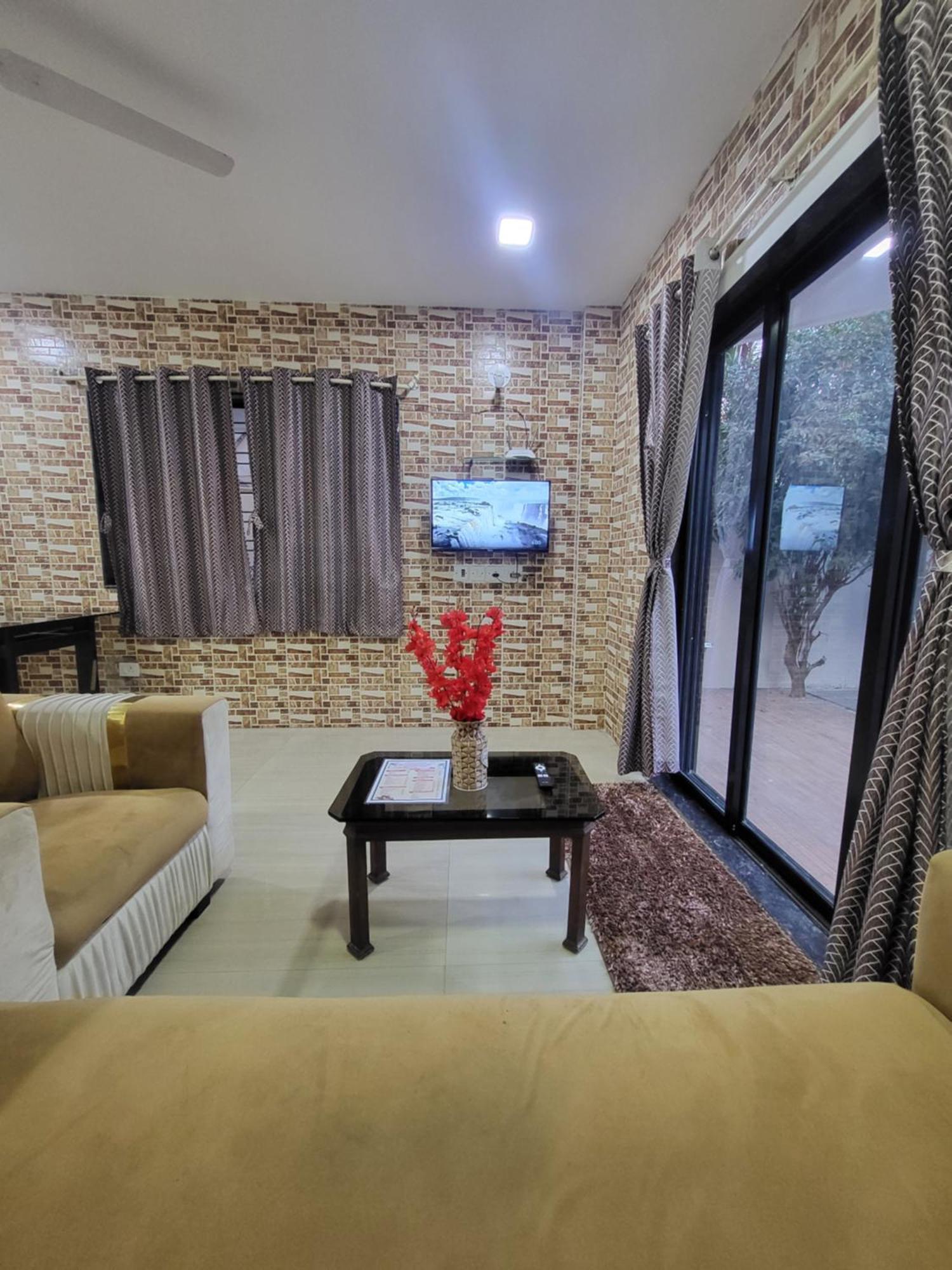 The Perfect Stays Para Disco Big Pool Cricket Turf Villa Lonavla Zewnętrze zdjęcie