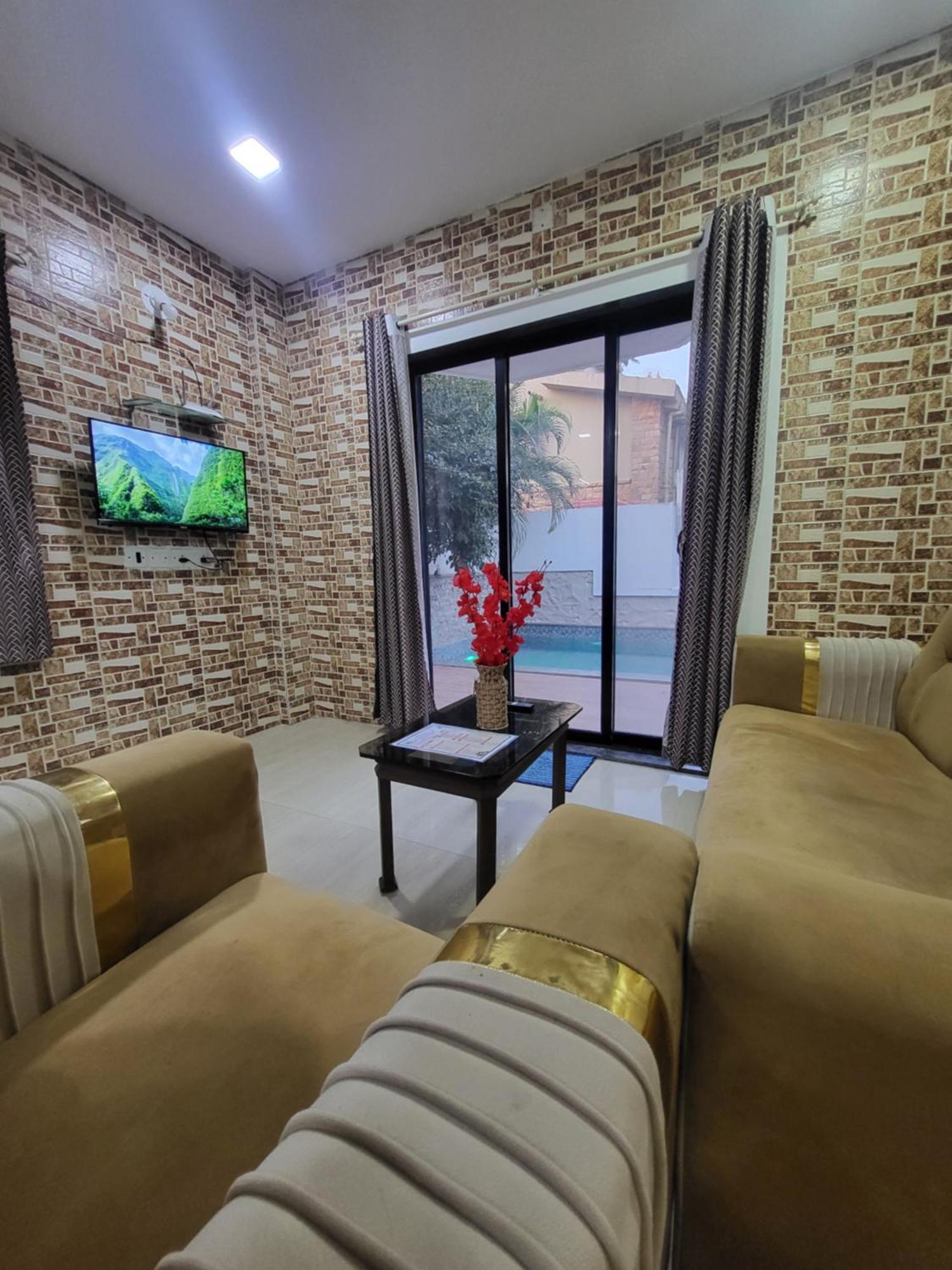 The Perfect Stays Para Disco Big Pool Cricket Turf Villa Lonavla Zewnętrze zdjęcie